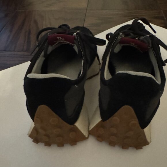 Women's New Balance 327 Moonbeam Size 8 Worn Sneakers with some wear and tear - Picture 6 of 16